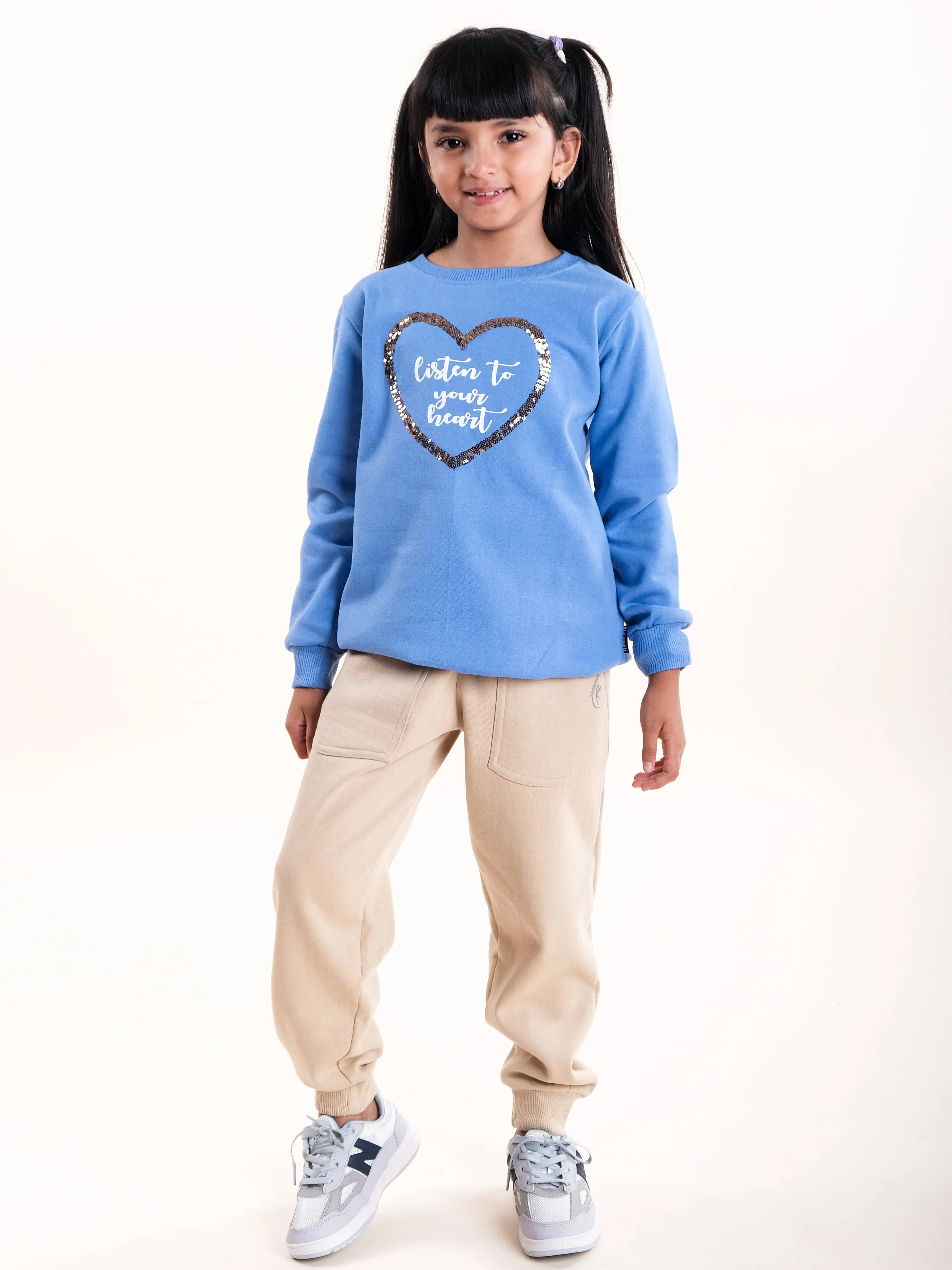 Girls Fleece Full Sleeve Round Neck Sweatshirt With Applique & Solid Track Pant Set