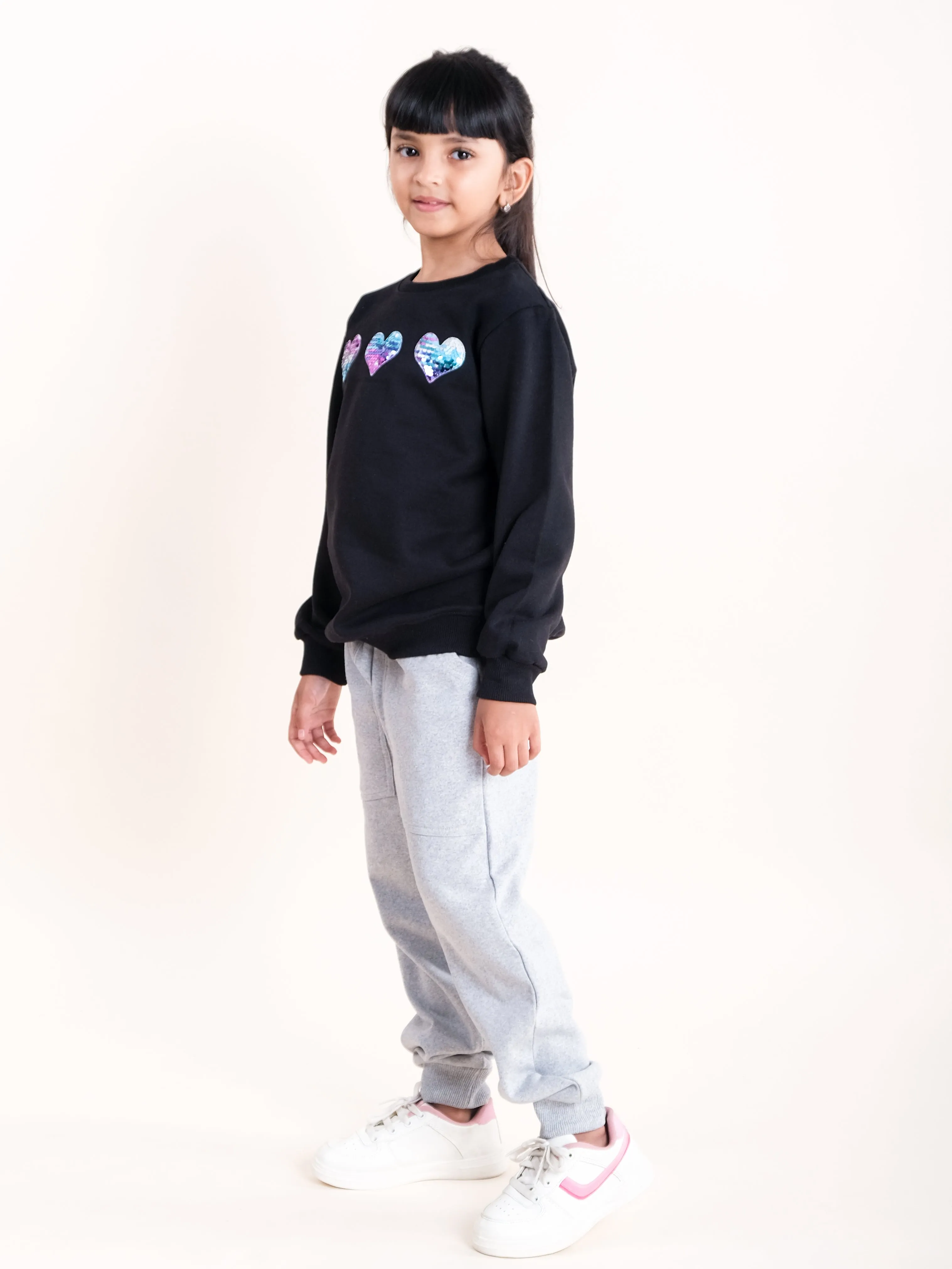 Girls Fleece Full Sleeve Round Neck Sweatshirt With Applique & Solid Track Pant Set