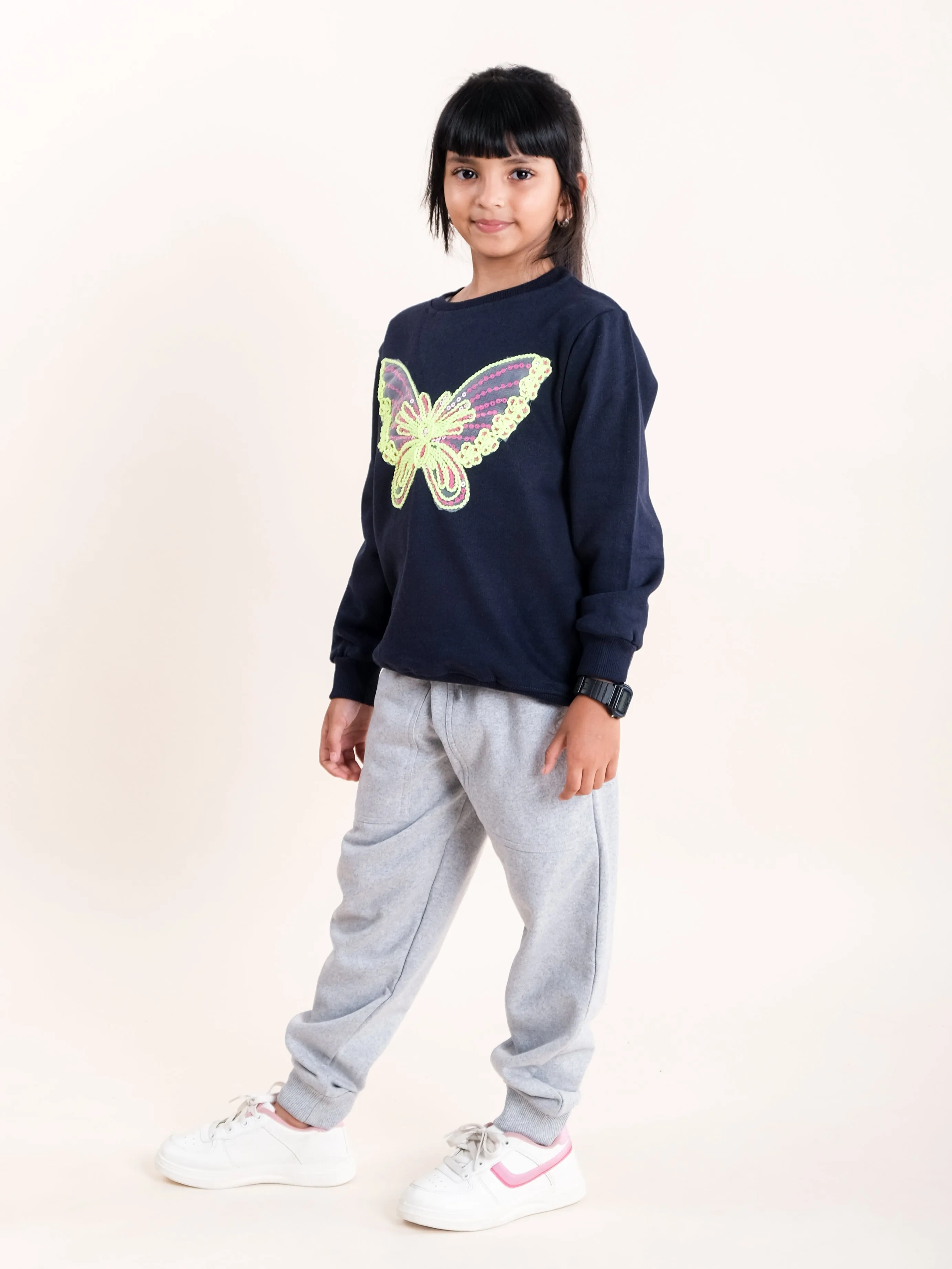 Girls Fleece Full Sleeve Round Neck Sweatshirt With Applique & Solid Track Pant Set