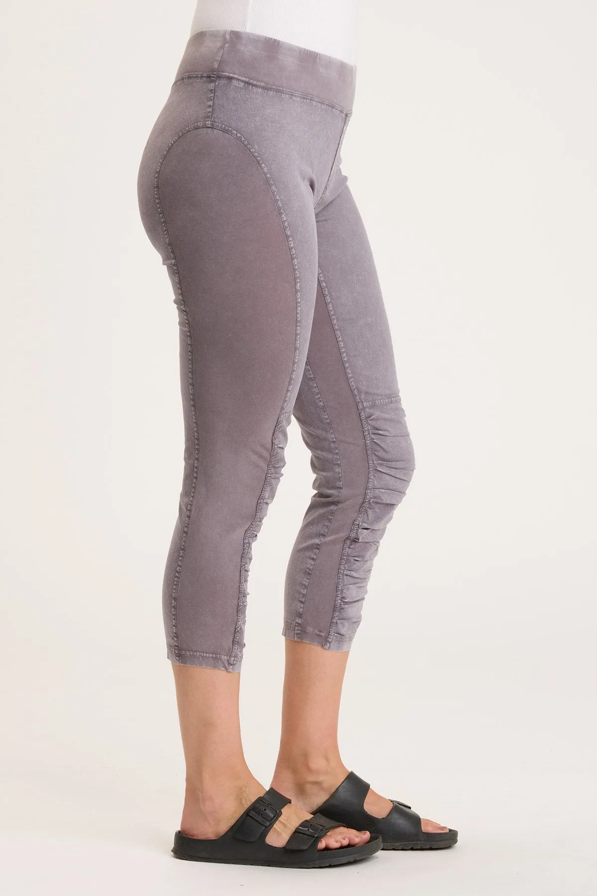 Jetter Crop Legging