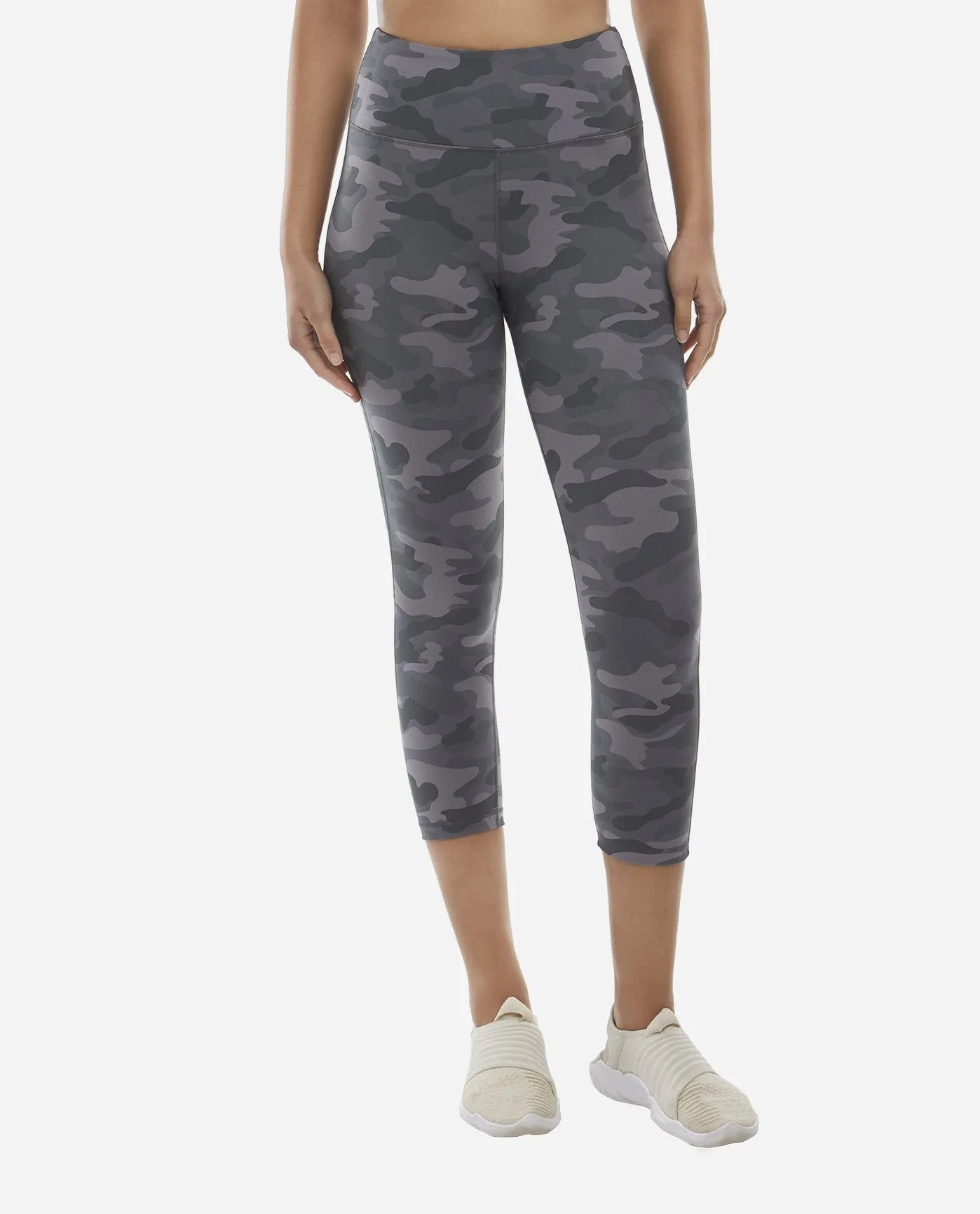 Mid-Rise Camo Cropped Legging