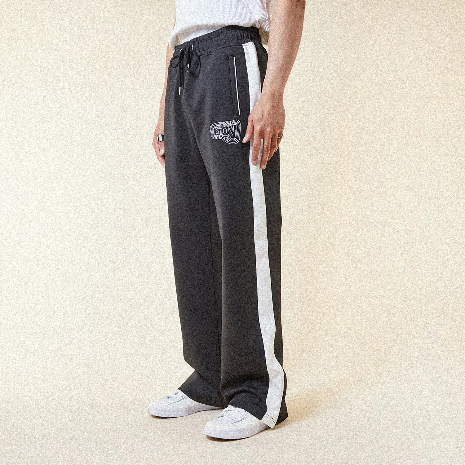 STRENGTH TRACK PANT - BLACK/WHITE